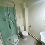Oscar Centre Hotel 2*