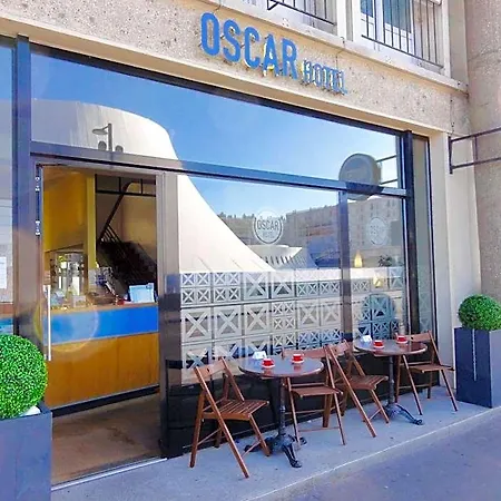 Oscar Centre Hotel 2*